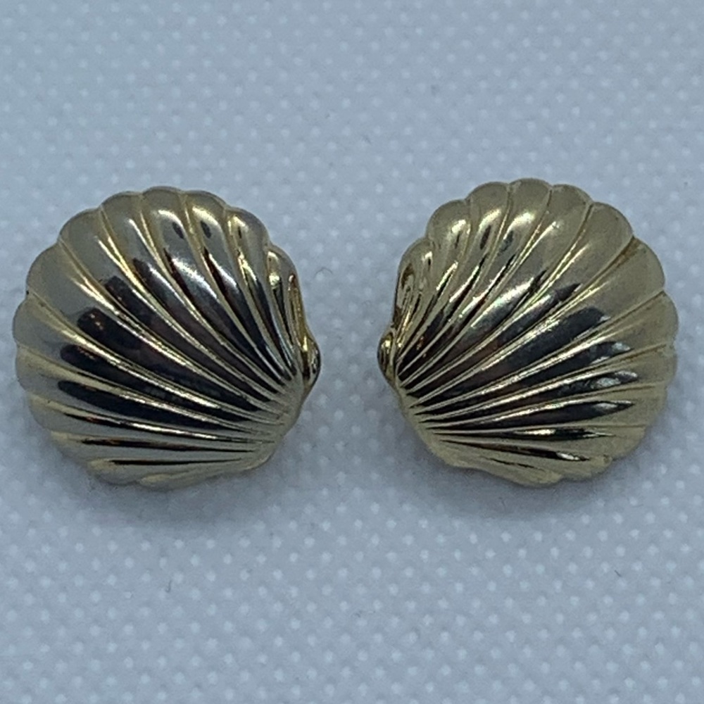 Vintage Clam Shell Clip on Earrings ( 3 for $20 )